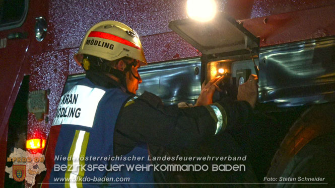20240208 Sattelzug kollidiert mit Aspangbahn bei Traiskirchen Foto: Stefan Schneider BFKDO BADEN 20240208 Sattelzug kollidiert mit Aspangbahn bei Traiskirchen Foto: Stefan Schneider BFKDO BADEN