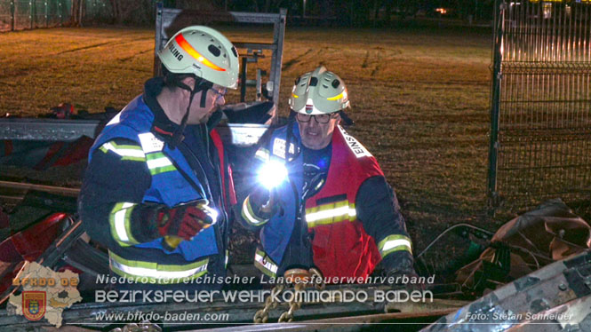 20240208 Sattelzug kollidiert mit Aspangbahn bei Traiskirchen Foto: Stefan Schneider BFKDO BADEN 20240208 Sattelzug kollidiert mit Aspangbahn bei Traiskirchen Foto: Stefan Schneider BFKDO BADEN