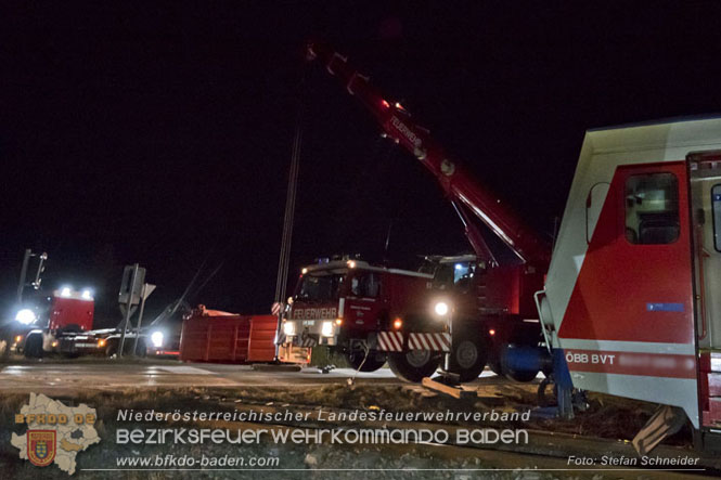 20240208 Sattelzug kollidiert mit Aspangbahn bei Traiskirchen Foto: Stefan Schneider BFKDO BADEN 20240208 Sattelzug kollidiert mit Aspangbahn bei Traiskirchen Foto: Stefan Schneider BFKDO BADEN
