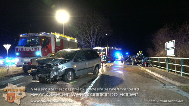20240210 Menschenrettung nach Verkehrsunfall bei Pottendorf Foto: Stefan Schneider BFKDO BADEN 20240210 Menschenrettung nach Verkehrsunfall bei Pottendorf Foto: Stefan Schneider BFKDO BADEN