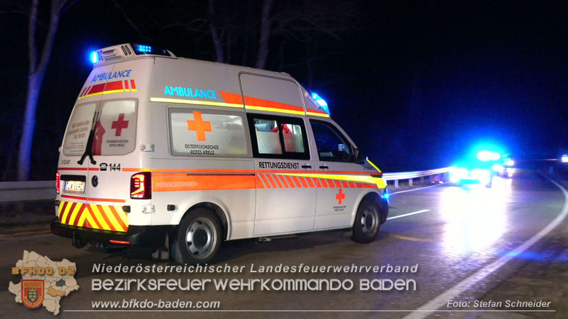 20240210 Menschenrettung nach Verkehrsunfall bei Pottendorf Foto: Stefan Schneider BFKDO BADEN 20240210 Menschenrettung nach Verkehrsunfall bei Pottendorf Foto: Stefan Schneider BFKDO BADEN