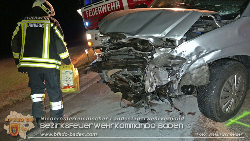 20240210 Menschenrettung nach Verkehrsunfall bei Pottendorf Foto: Stefan Schneider BFKDO BADEN 20240210 Menschenrettung nach Verkehrsunfall bei Pottendorf Foto: Stefan Schneider BFKDO BADEN