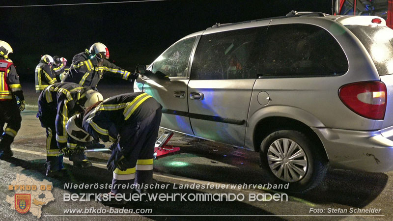 20240210 Menschenrettung nach Verkehrsunfall bei Pottendorf Foto: Stefan Schneider BFKDO BADEN 20240210 Menschenrettung nach Verkehrsunfall bei Pottendorf Foto: Stefan Schneider BFKDO BADEN