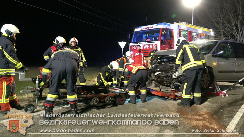 20240210 Menschenrettung nach Verkehrsunfall bei Pottendorf Foto: Stefan Schneider BFKDO BADEN 20240210 Menschenrettung nach Verkehrsunfall bei Pottendorf Foto: Stefan Schneider BFKDO BADEN