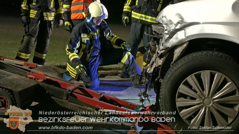 20240210 Menschenrettung nach Verkehrsunfall bei Pottendorf Foto: Stefan Schneider BFKDO BADEN 20240210 Menschenrettung nach Verkehrsunfall bei Pottendorf Foto: Stefan Schneider BFKDO BADEN