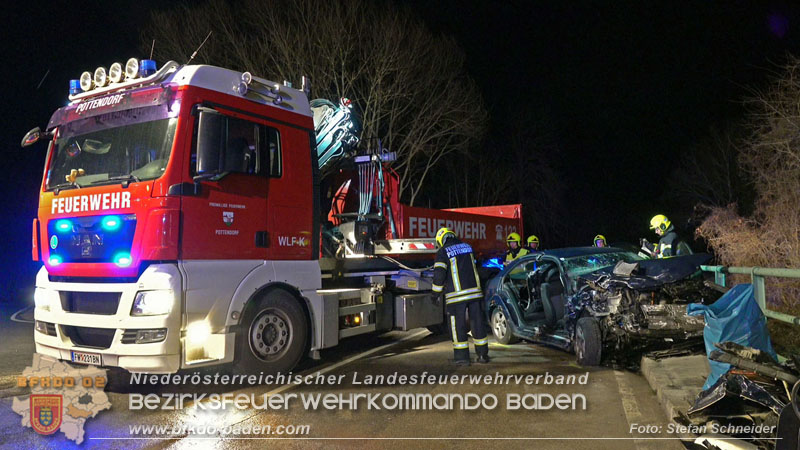 20240210 Menschenrettung nach Verkehrsunfall bei Pottendorf Foto: Stefan Schneider BFKDO BADEN 20240210 Menschenrettung nach Verkehrsunfall bei Pottendorf Foto: Stefan Schneider BFKDO BADEN