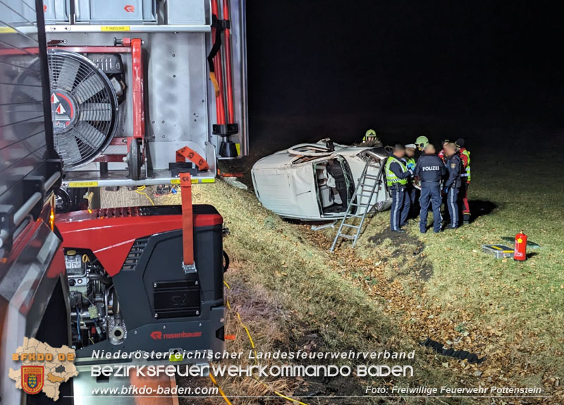 20240212 Tödlicher Verkehrsunfall in Grabenweg bei Pottenstein Foto: Freiwillige Feuerwehr Pottenstein / Gerald Schwarz 20240212 Tödlicher Verkehrsunfall in Grabenweg bei Pottenstein Foto: Freiwillige Feuerwehr Pottenstein / Gerald Schwarz