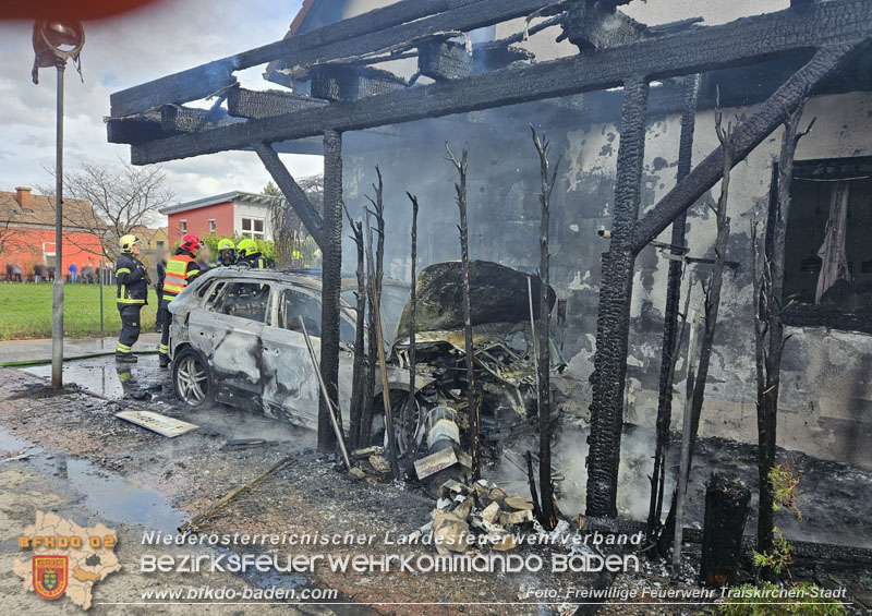 20240310 Brand eines Carports und Elektrofahrzeug in Traiskirchen mit weiteren Herausforderungen  Foto: FF Traiskirchen-Stadt