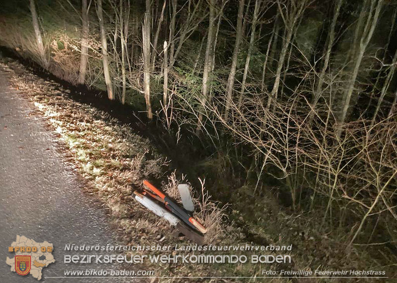 20240310 Bezirksübergreifender Einsatz bei schwerem Verkehrsunfall auf der L2111 Klausen-Leopoldsdorf und Pressbaum  Foto: FF Hochstrass