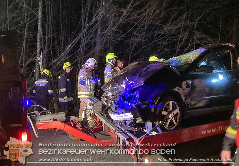 20240310 Bezirksübergreifender Einsatz bei schwerem Verkehrsunfall auf der L2111 Klausen-Leopoldsdorf und Pressbaum  Foto: FF Hochstrass