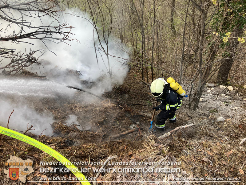 20240318 Brand auf einem Lagerplatz in Gutental  Foto: Freiwillige Feuerwehr Alland
