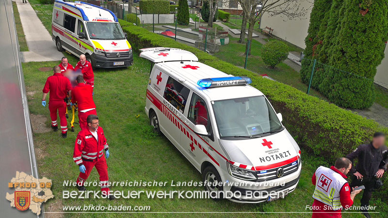 20240321 Zwei Pkw stürzen aus Parkdeck in Baden Foto: Stefan Schneider BFKDO BADEN