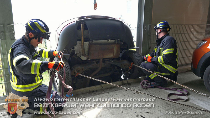 20240321 Zwei Pkw stürzen aus Parkdeck in Baden Foto: Stefan Schneider BFKDO BADEN 20240321 Zwei Pkw stürzen aus Parkdeck in Baden Foto: Stefan Schneider BFKDO BADEN