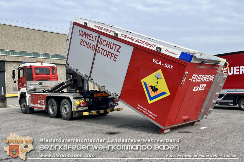 20240322 Dieselaustritt aus LKW auf Firmengelände  Foto: Freiwillige Feuerwehr Trumau
