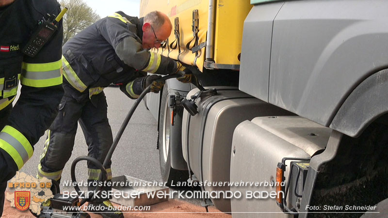 20240322 Dieselaustritt aus LKW auf Firmengelände Foto: Stefan Schneider BFKDO BADEN