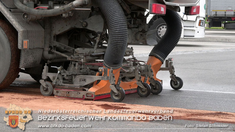 20240322 Dieselaustritt aus LKW auf Firmengelände Foto: Stefan Schneider BFKDO BADEN