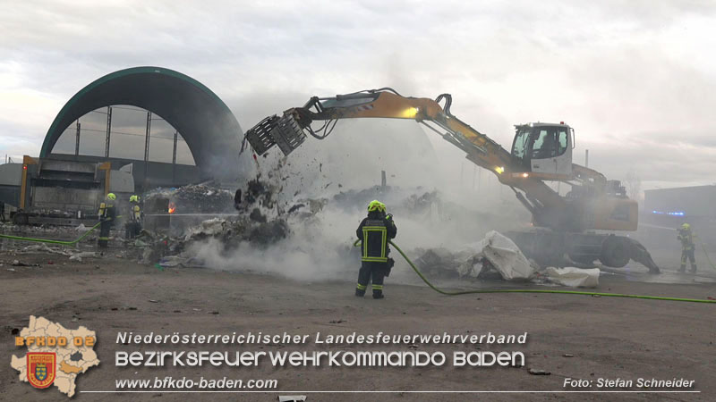 20240328 Brand bei einem Abfallwirtschaftsbetrieb Foto: Stefan Schneider BFKDO BADEN 20240328 Brand bei einem Abfallwirtschaftsbetrieb Foto: Stefan Schneider BFKDO BADEN
