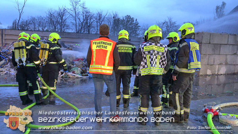 20240328 Brand bei einem Abfallwirtschaftsbetrieb Foto: Stefan Schneider BFKDO BADEN 20240328 Brand bei einem Abfallwirtschaftsbetrieb Foto: Stefan Schneider BFKDO BADEN
