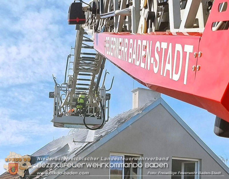 20240406_Dachstuhlbrand eines Einfamilienhauses in Siegenfeld  Foto: Freiwillige Feuerwehr Baden-Stadt
