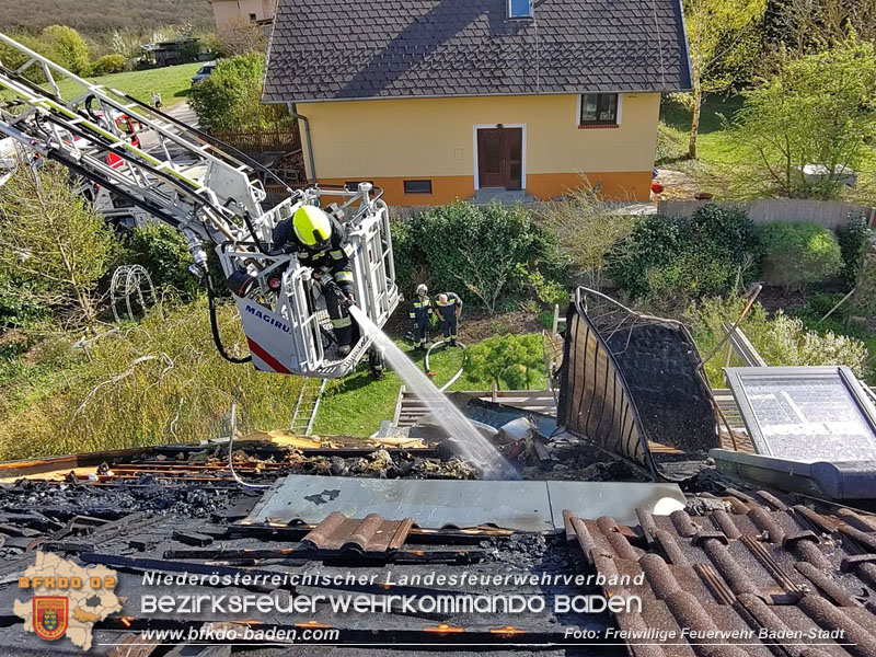 20240406_Dachstuhlbrand eines Einfamilienhauses in Siegenfeld  Foto: Freiwillige Feuerwehr Baden-Stadt