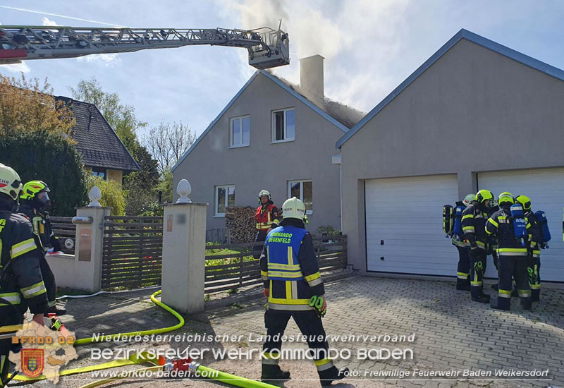 20240406_Dachstuhlbrand eines Einfamilienhauses in Siegenfeld  Foto: Freiwillige Feuerwehr Baden Weikersdorf