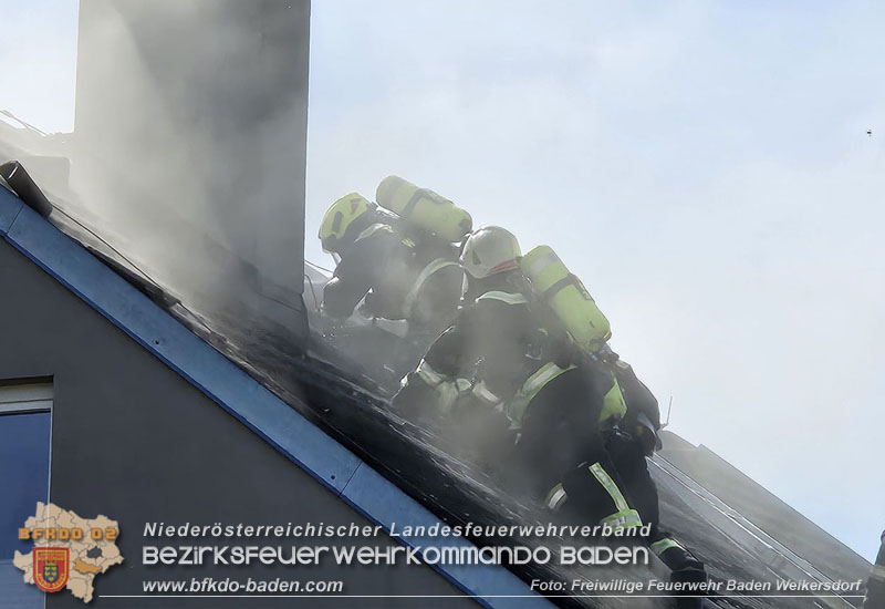 20240406_Dachstuhlbrand eines Einfamilienhauses in Siegenfeld  Foto: Freiwillige Feuerwehr Baden Weikersdorf