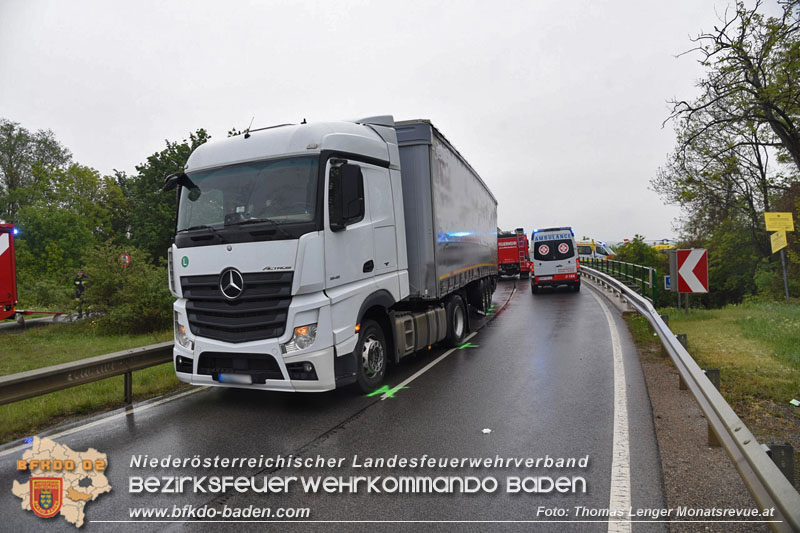 20240423_Pkw prallt gegen Lkw - Personenrettung auf der L157 Foto: Thomas Lenger Monatsrevue.at 20240423_Pkw prallt gegen Lkw - Personenrettung auf der L157 Foto: Thomas Lenger Monatsrevue.at