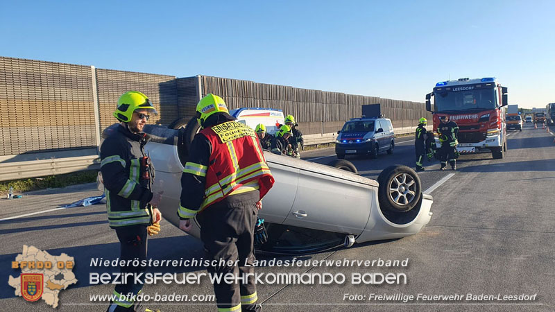 20240426_Pkw prallt auf der A2 gegen LKW Foto: Stefan Wagner / Freiwillige Feuerwehr Baden-Leesdorf 20240426_Pkw prallt auf der A2 gegen LKW Foto: Stefan Wagner / Freiwillige Feuerwehr Baden-Leesdorf