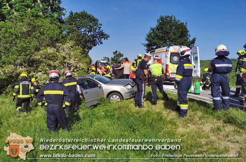 20240430 Verkehrsunfall auf der LB60 zwischen Unterwaltersdorf und Reisenberg Foto: Freiwillige Feuerwehr Unterwaltersdorf 20240430 Verkehrsunfall auf der LB60 zwischen Unterwaltersdorf und Reisenberg Foto: Freiwillige Feuerwehr Unterwaltersdorf