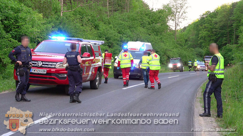 20240430 Alarmierte Personenrettung auf der L4010 zwischen Pfaffstätten und Gaaden Foto: Stefan Schneider BFKDO BADEN 20240430 Alarmierte Personenrettung auf der L4010 zwischen Pfaffstätten und Gaaden Foto: Stefan Schneider BFKDO BADEN
