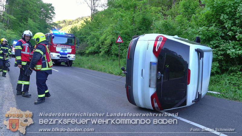 20240430 Alarmierte Personenrettung auf der L4010 zwischen Pfaffstätten und Gaaden Foto: Stefan Schneider BFKDO BADEN 20240430 Alarmierte Personenrettung auf der L4010 zwischen Pfaffstätten und Gaaden Foto: Stefan Schneider BFKDO BADEN