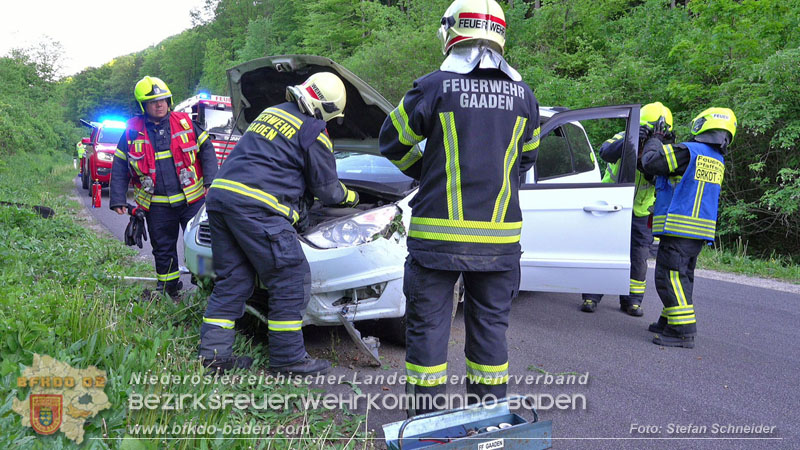 20240430 Alarmierte Personenrettung auf der L4010 zwischen Pfaffstätten und Gaaden Foto: Stefan Schneider BFKDO BADEN 20240430 Alarmierte Personenrettung auf der L4010 zwischen Pfaffstätten und Gaaden Foto: Stefan Schneider BFKDO BADEN