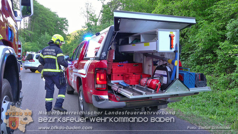 20240430 Alarmierte Personenrettung auf der L4010 zwischen Pfaffstätten und Gaaden Foto: Stefan Schneider BFKDO BADEN 20240430 Alarmierte Personenrettung auf der L4010 zwischen Pfaffstätten und Gaaden Foto: Stefan Schneider BFKDO BADEN