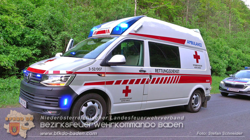 20240430 Alarmierte Personenrettung auf der L4010 zwischen Pfaffstätten und Gaaden Foto: Stefan Schneider BFKDO BADEN 20240430 Alarmierte Personenrettung auf der L4010 zwischen Pfaffstätten und Gaaden Foto: Stefan Schneider BFKDO BADEN