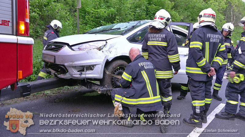 20240430 Alarmierte Personenrettung auf der L4010 zwischen Pfaffstätten und Gaaden Foto: Stefan Schneider BFKDO BADEN 20240430 Alarmierte Personenrettung auf der L4010 zwischen Pfaffstätten und Gaaden Foto: Stefan Schneider BFKDO BADEN
