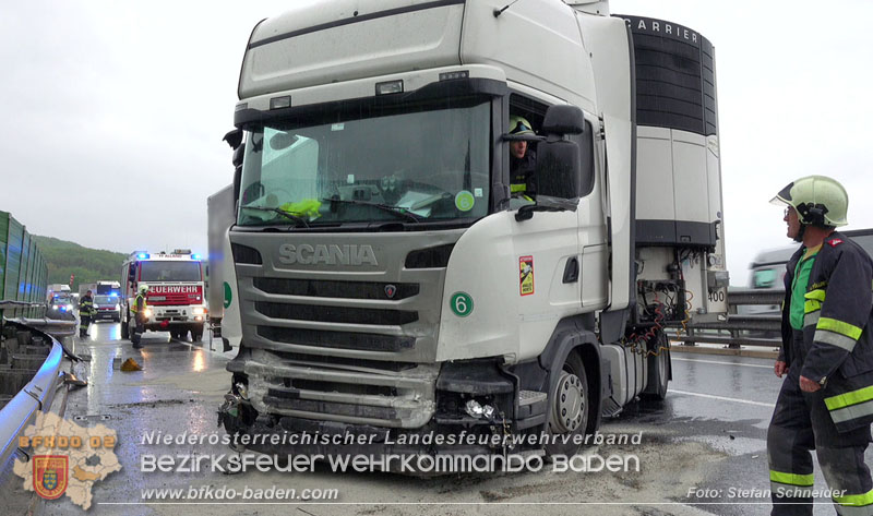 20240503_Alarmierte Menschenrettung nach LKW-Unfall auf A21 zwischen Mayerling und Heiligenkreuz Foto: Stefan Schneider BFKDO BADEN 20240503_Alarmierte Menschenrettung nach LKW-Unfall auf A21 zwischen Mayerling und Heiligenkreuz Foto: Stefan Schneider BFKDO BADEN