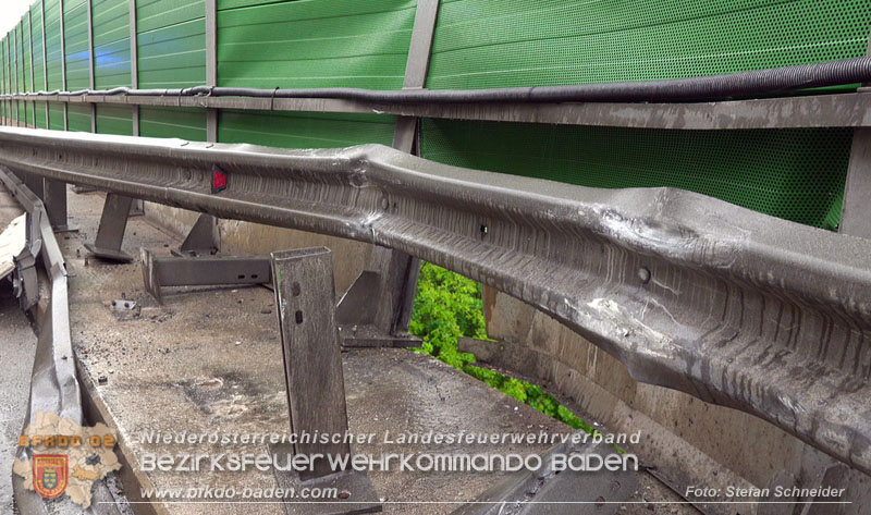 20240503_Alarmierte Menschenrettung nach LKW-Unfall auf A21 zwischen Mayerling und Heiligenkreuz Foto: Stefan Schneider BFKDO BADEN 20240503_Alarmierte Menschenrettung nach LKW-Unfall auf A21 zwischen Mayerling und Heiligenkreuz Foto: Stefan Schneider BFKDO BADEN