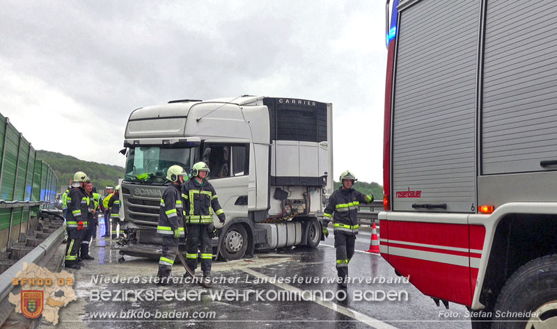 20240503_Alarmierte Menschenrettung nach LKW-Unfall auf A21 zwischen Mayerling und Heiligenkreuz Foto: Stefan Schneider BFKDO BADEN 20240503_Alarmierte Menschenrettung nach LKW-Unfall auf A21 zwischen Mayerling und Heiligenkreuz Foto: Stefan Schneider BFKDO BADEN