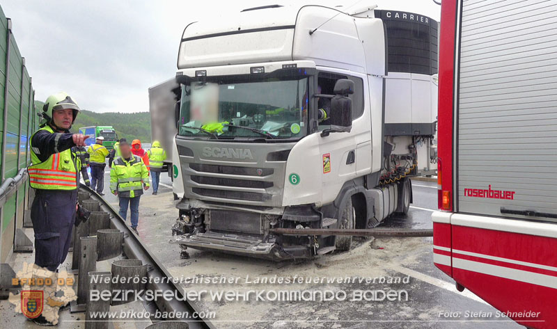 20240503_Alarmierte Menschenrettung nach LKW-Unfall auf A21 zwischen Mayerling und Heiligenkreuz Foto: Stefan Schneider BFKDO BADEN 20240503_Alarmierte Menschenrettung nach LKW-Unfall auf A21 zwischen Mayerling und Heiligenkreuz Foto: Stefan Schneider BFKDO BADEN
