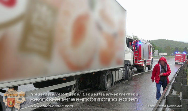 20240503_Alarmierte Menschenrettung nach LKW-Unfall auf A21 zwischen Mayerling und Heiligenkreuz Foto: Stefan Schneider BFKDO BADEN 20240503_Alarmierte Menschenrettung nach LKW-Unfall auf A21 zwischen Mayerling und Heiligenkreuz Foto: Stefan Schneider BFKDO BADEN