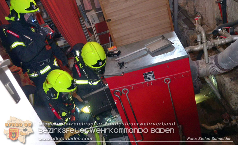 20240503_Überhitzter Ofen sorgt für Feuerwehreinsatz in Pfaffstätten Foto: Stefan Schneider BFKDO BADEN 20240503_Überhitzter Ofen sorgt für Feuerwehreinsatz in Pfaffstätten Foto: Stefan Schneider BFKDO BADEN