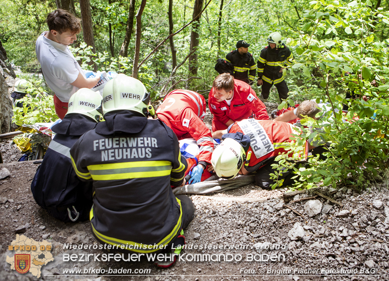 20240512 Feuerwehr unterstützt bei Kletterunfall in Neuhaus/Peilstein  Foto: © Brigitte Fischer, Fotostudio B&G