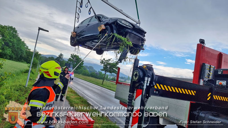 20240517_Fahrzeugbergung nach Verkehrsunfall auf der L4012  Foto: Stefan Schneider
