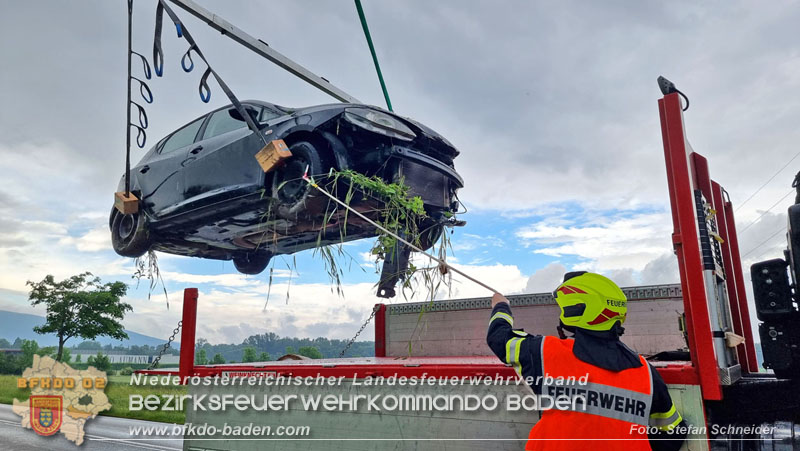 20240517_Fahrzeugbergung nach Verkehrsunfall auf der L4012  Foto: Stefan Schneider