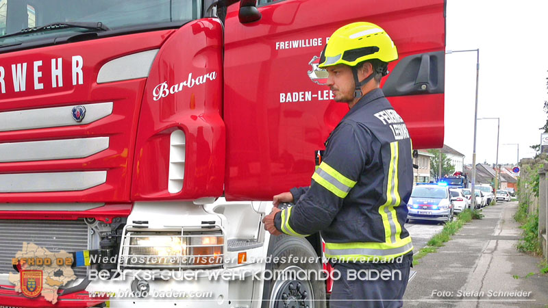 20240521_Hoppala beim Abbiegen - Sattelzug touchiert Badener Bahn Foto: Stefan Schneider 20240521_Hoppala beim Abbiegen - Sattelzug touchiert Badener Bahn Foto: Stefan Schneider