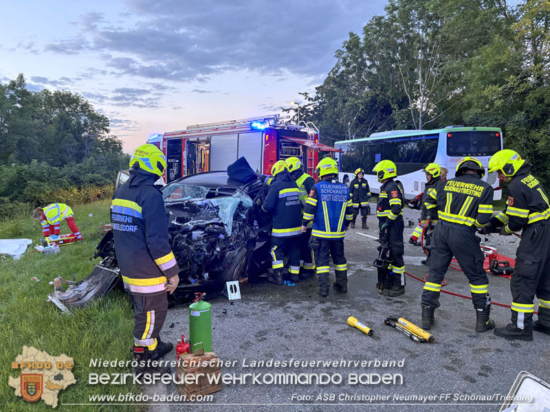 20240605_Personenrettung nach Verkehrsunfall auf der B17 in Günselsdorf - Pkw gegen Omnibus  Foto: ASB Christopher Neumayer FF Schönau/Triesting