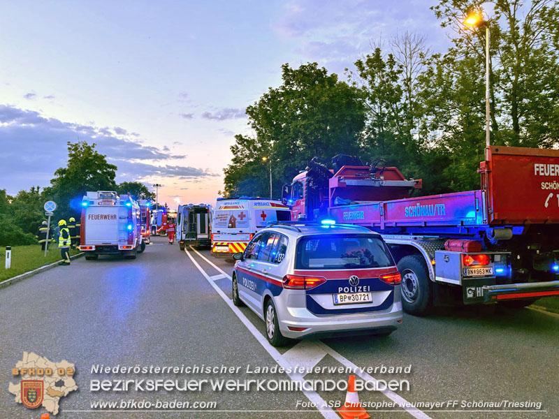 20240605_Personenrettung nach Verkehrsunfall auf der B17 in Günselsdorf - Pkw gegen Omnibus  Foto: ASB Christopher Neumayer FF Schönau/Triesting