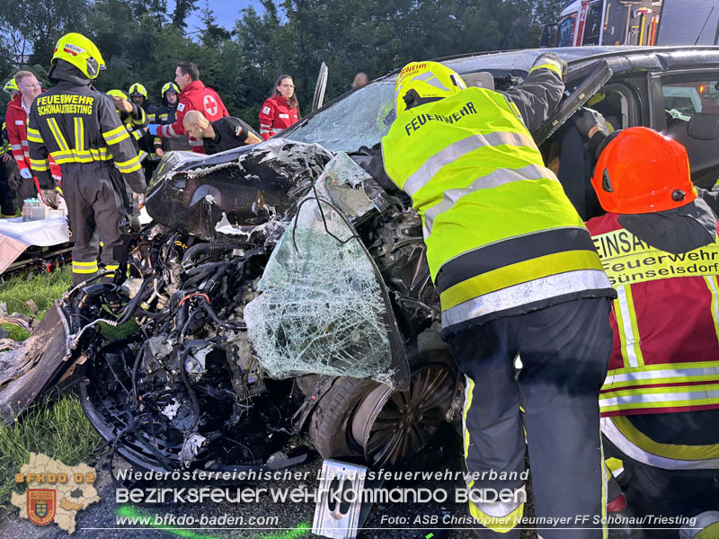 20240605_Personenrettung nach Verkehrsunfall auf der B17 in Günselsdorf - Pkw gegen Omnibus  Foto: ASB Christopher Neumayer FF Schönau/Triesting