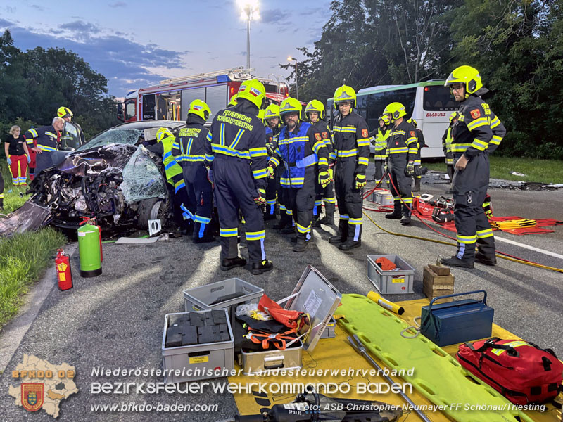 20240605_Personenrettung nach Verkehrsunfall auf der B17 in Günselsdorf - Pkw gegen Omnibus  Foto: ASB Christopher Neumayer FF Schönau/Triesting