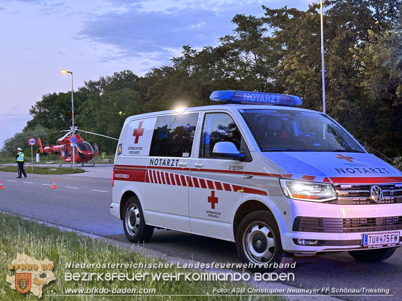 20240605_Personenrettung nach Verkehrsunfall auf der B17 in Günselsdorf - Pkw gegen Omnibus  Foto: ASB Christopher Neumayer FF Schönau/Triesting